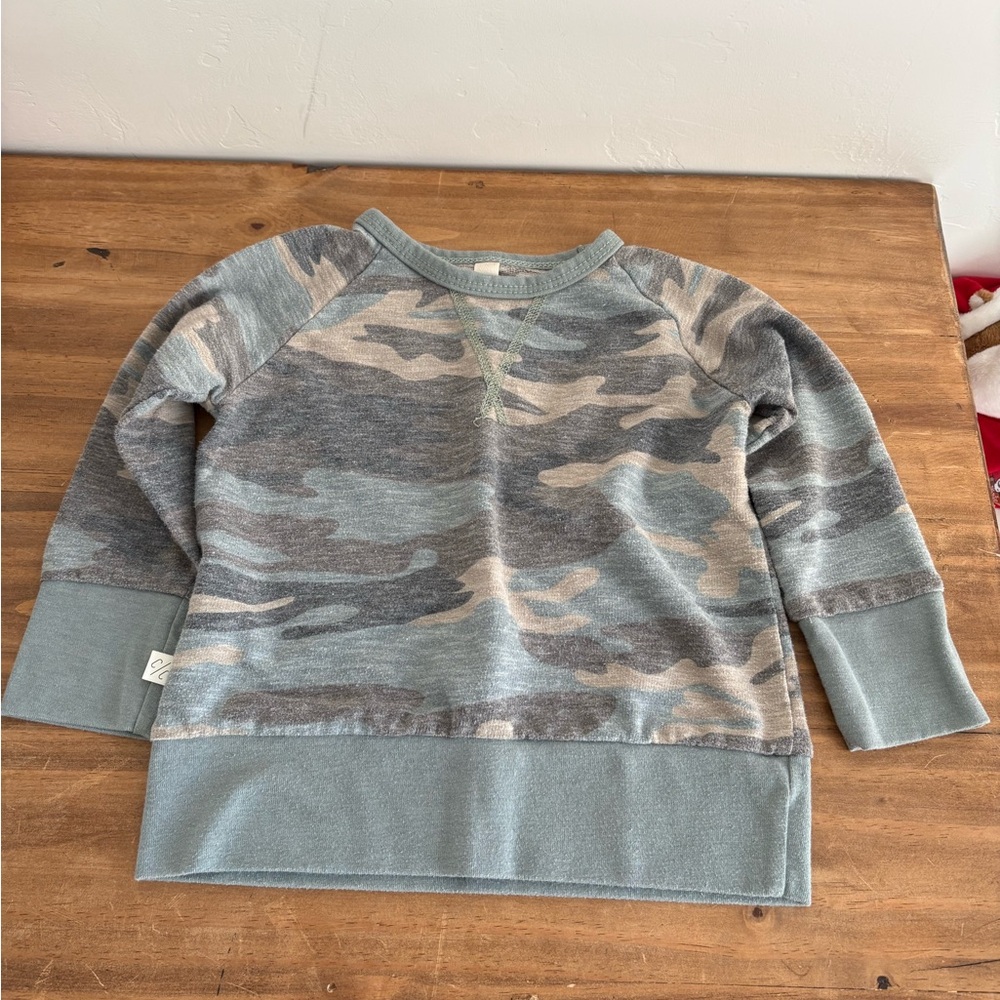 Childhoods Camo Sweatshirt 2T
